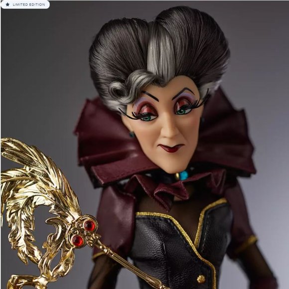 Lady Tremaine Doll & Pin Set Series 2/6 - Picture 5 of 10